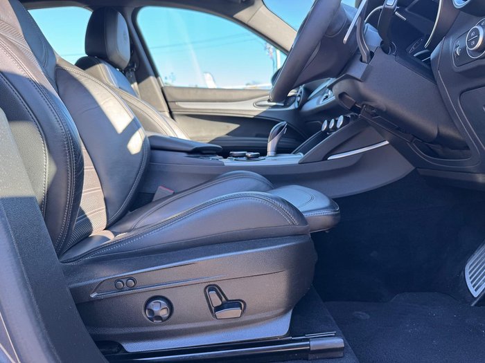 2019 Alfa Romeo Stelvio AWD Grey