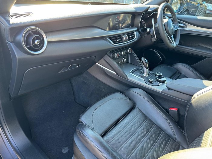 2019 Alfa Romeo Stelvio AWD Grey