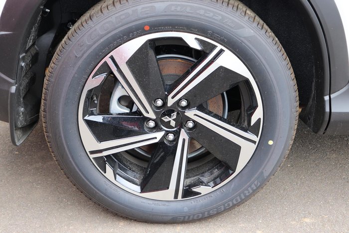 2024 Mitsubishi Eclipse Cross PHEV ES