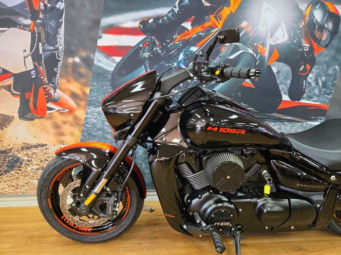 2018 Suzuki VZR 1800 BOULEVARD (M109R) Black