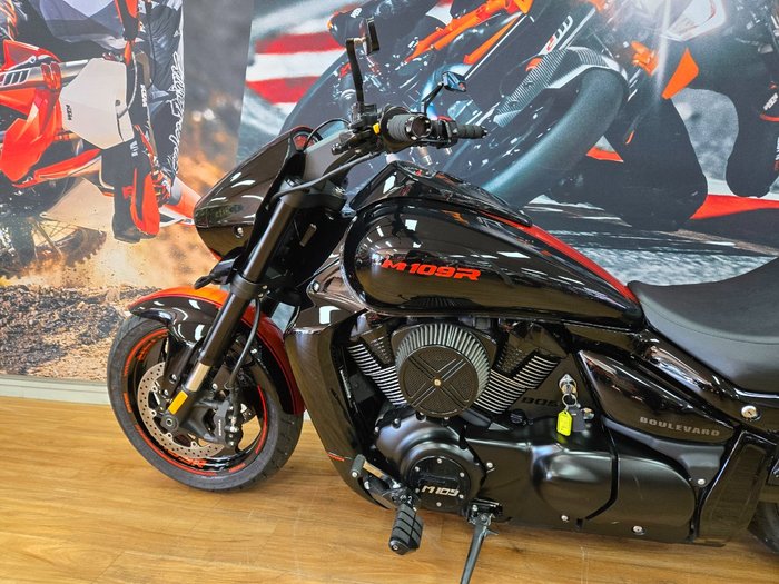 2018 Suzuki VZR 1800 BOULEVARD (M109R) Black