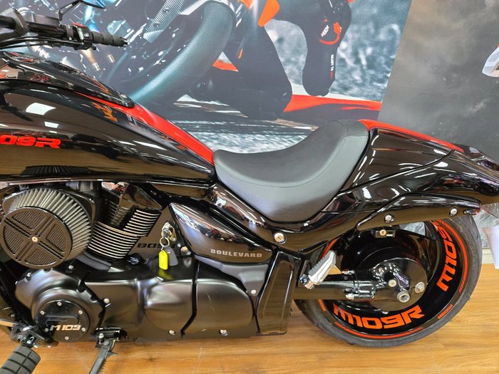 2018 Suzuki VZR 1800 BOULEVARD (M109R) Black