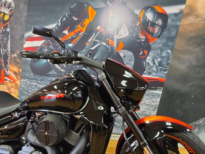 2018 Suzuki VZR 1800 BOULEVARD (M109R) Black