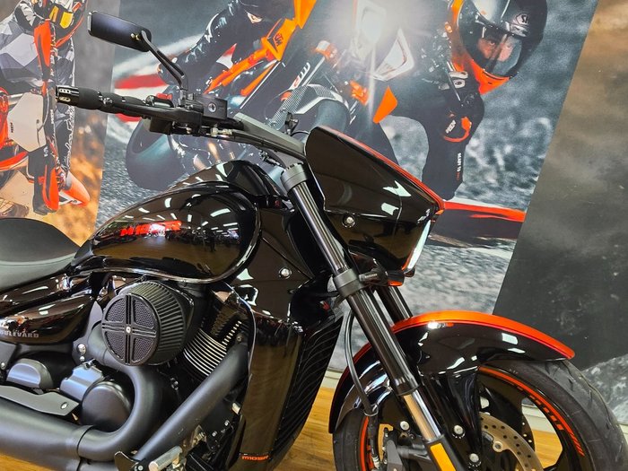 2018 Suzuki VZR 1800 BOULEVARD (M109R) Black