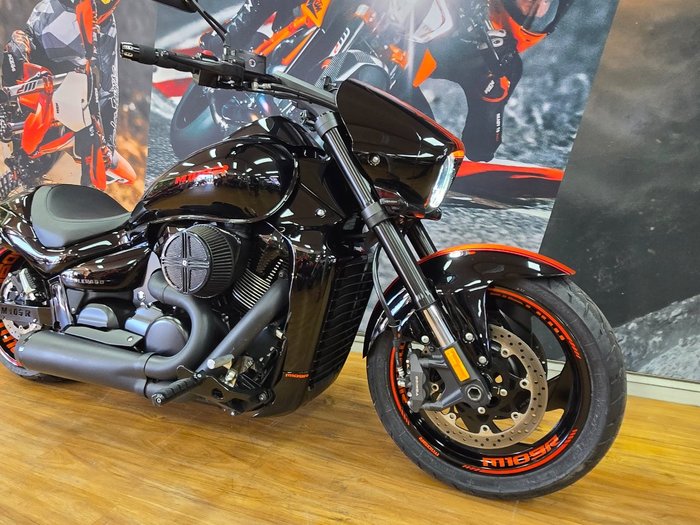 2018 Suzuki VZR 1800 BOULEVARD (M109R) Black
