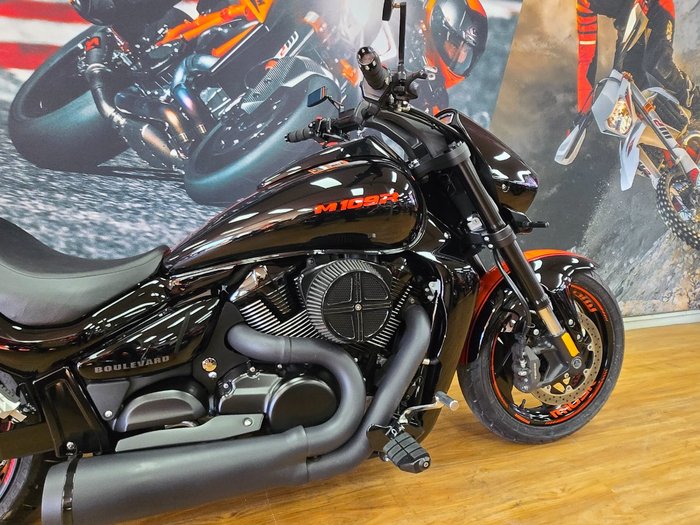 2018 Suzuki VZR 1800 BOULEVARD (M109R) Black