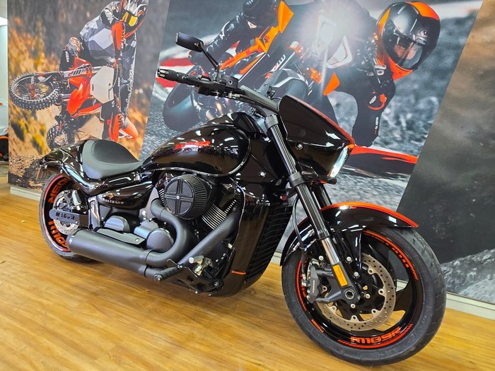 2018 Suzuki VZR 1800 BOULEVARD (M109R) Black