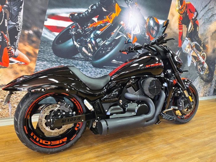 2018 Suzuki VZR 1800 BOULEVARD (M109R) Black