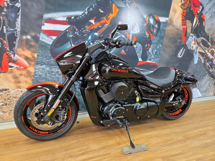 2018 Suzuki VZR 1800 BOULEVARD (M109R) Black