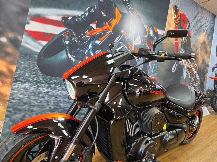 2018 Suzuki VZR 1800 BOULEVARD (M109R) Black