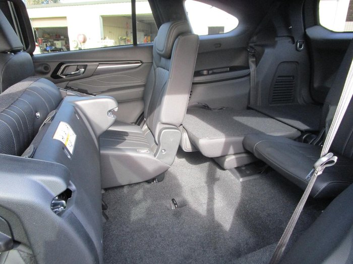 2025 Isuzu MU-X LS-T