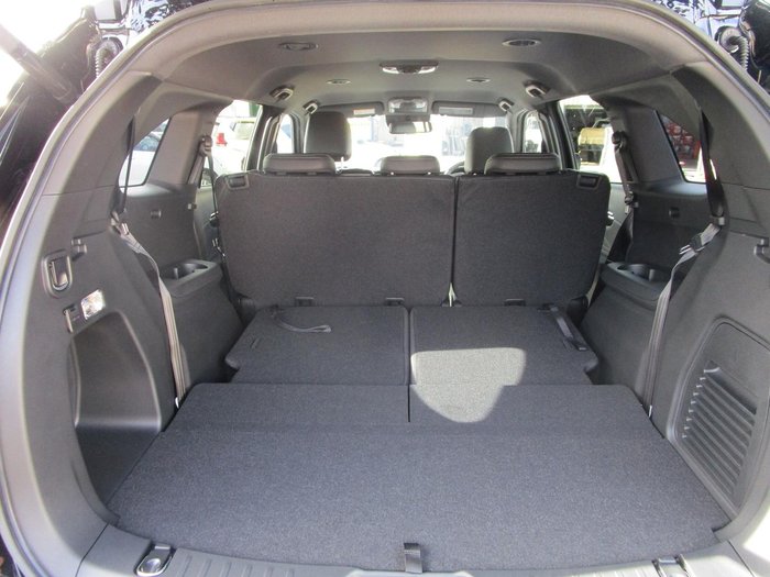 2025 Isuzu MU-X LS-T