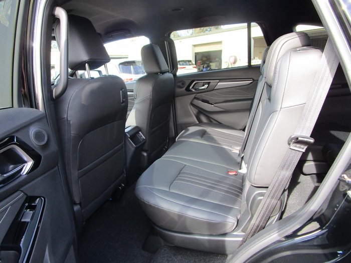 2025 Isuzu MU-X LS-T