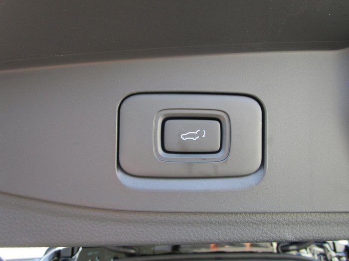 2025 Isuzu MU-X LS-T