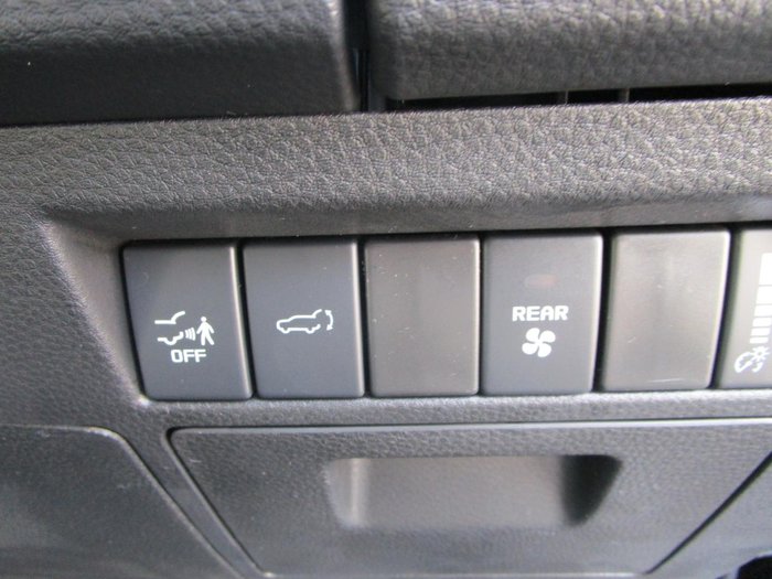 2025 Isuzu MU-X LS-T