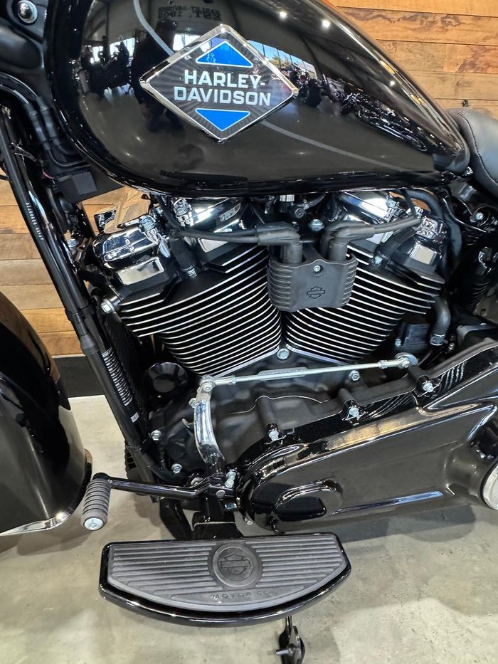 2025 Harley-Davidson Heritage Classic 117 (FLHC) Softail Black