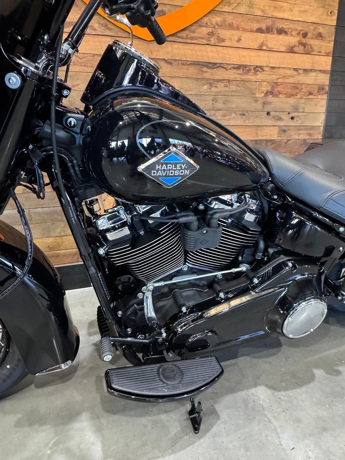 2025 Harley-Davidson Heritage Classic 117 (FLHC) Softail Black