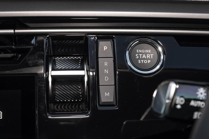 2025 Peugeot 5008 GT Premium Hybrid