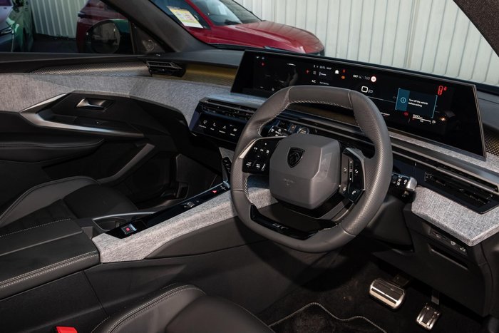 2025 Peugeot 5008 GT Premium Hybrid