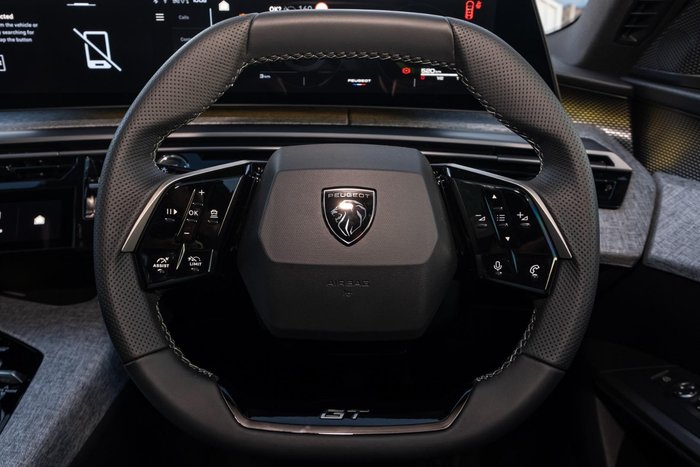 2025 Peugeot 5008 GT Premium Hybrid