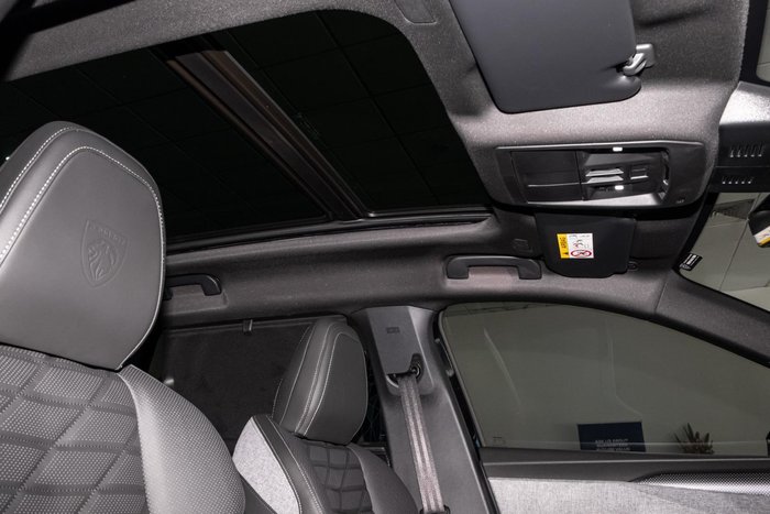 2025 Peugeot 5008 GT Premium Hybrid