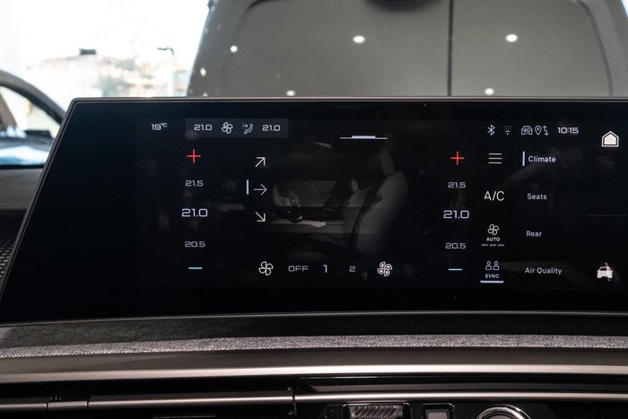 2025 Peugeot 5008 GT Premium Hybrid