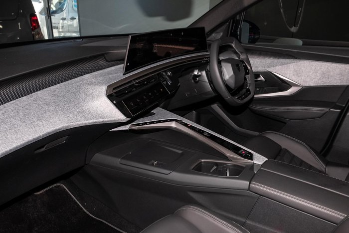 2025 Peugeot 5008 GT Premium Hybrid