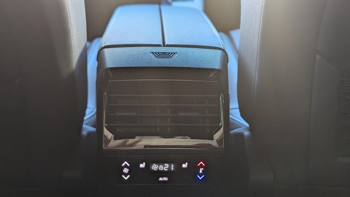 2025 Peugeot 5008 GT Premium Hybrid