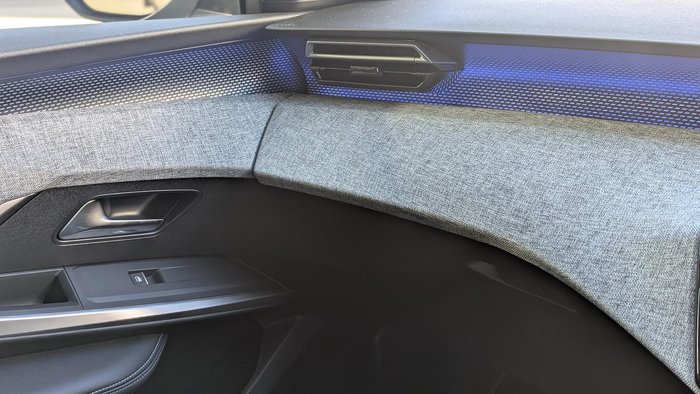 2025 Peugeot 5008 GT Premium Hybrid