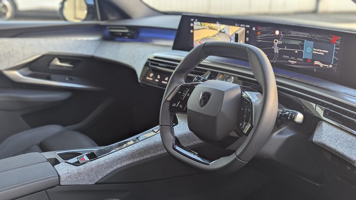 2025 Peugeot 5008 GT Premium Hybrid