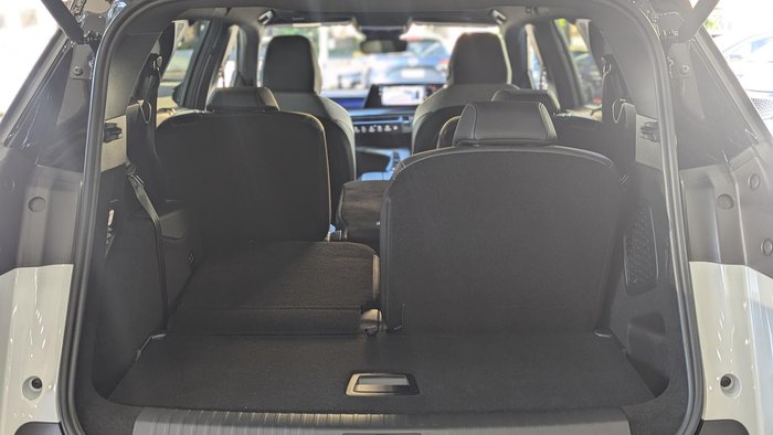 2025 Peugeot 5008 GT Premium Hybrid