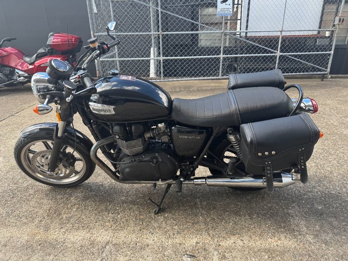 2016 Triumph BONNEVILLE Phantom Black