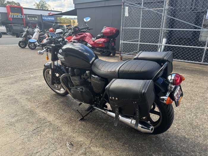 2016 Triumph BONNEVILLE Phantom Black