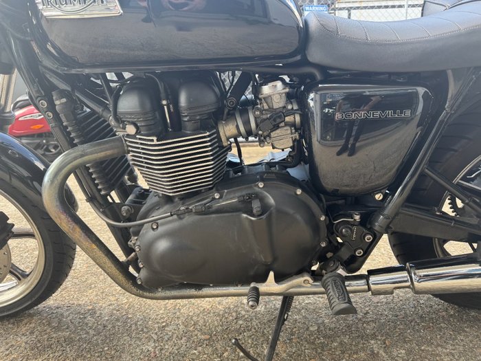 2016 Triumph BONNEVILLE Phantom Black