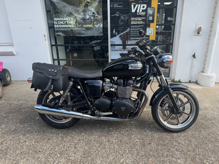 2016 Triumph BONNEVILLE Phantom Black