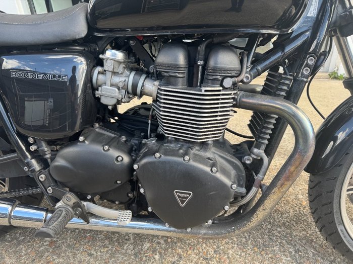 2016 Triumph BONNEVILLE Phantom Black