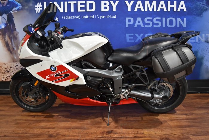 2014 BMW Motorrad K1300 S DRAGON RED/WHITE