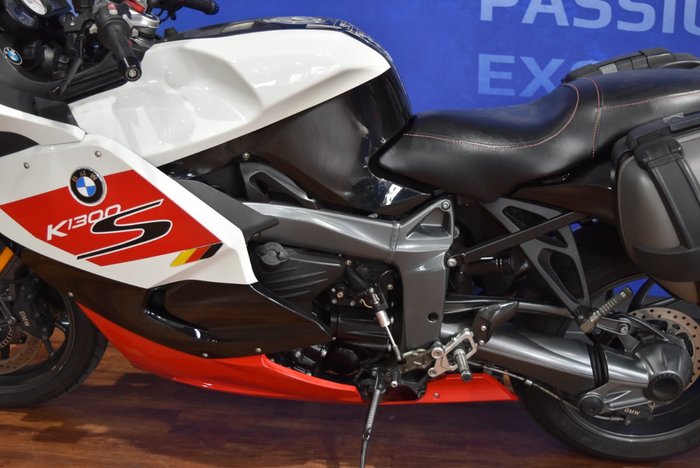 2014 BMW Motorrad K1300 S DRAGON RED/WHITE