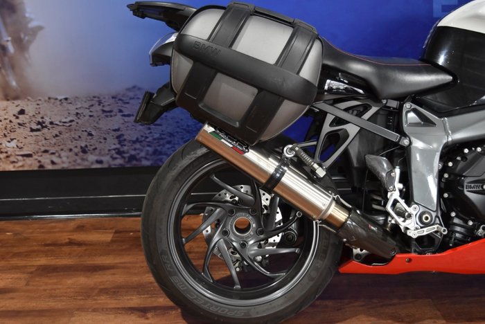 2014 BMW Motorrad K1300 S DRAGON RED/WHITE