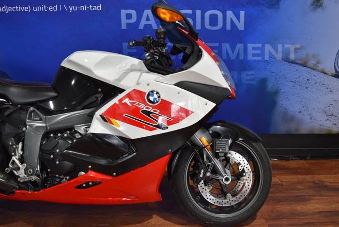 2014 BMW Motorrad K1300 S DRAGON RED/WHITE