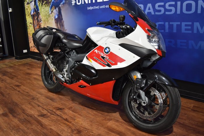 2014 BMW Motorrad K1300 S DRAGON RED/WHITE