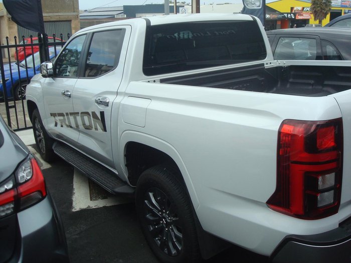 2024 Mitsubishi Triton GLS