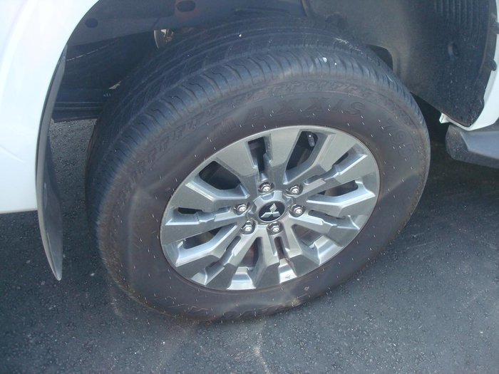 2024 Mitsubishi Triton GLS