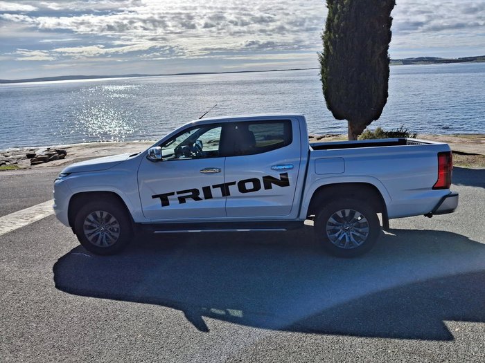 2024 Mitsubishi Triton GLS