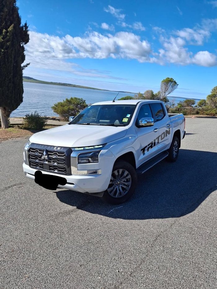 2024 Mitsubishi Triton GLS