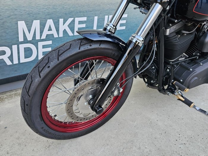 2013 HARLEY-DAVIDSON FXDB STREET BOB Blue