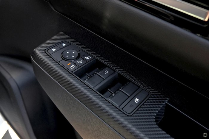 2025 Mitsubishi Triton GLS