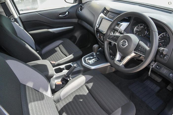 2022 Nissan Navara ST