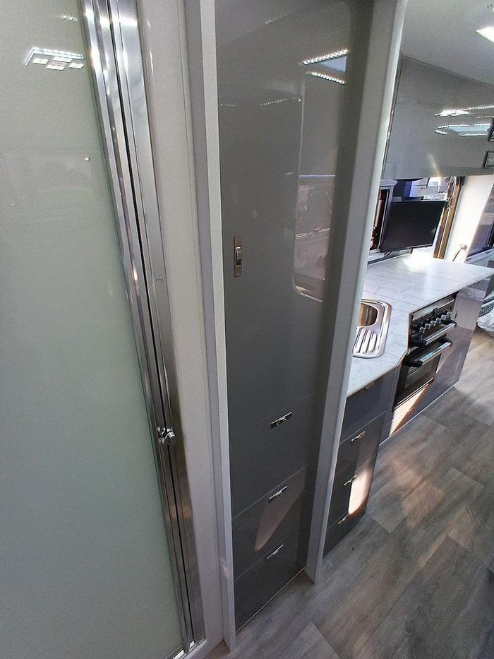 2024 Red Centre Kimberley + 216 Type A Large Ensuite (Save $17,000)
