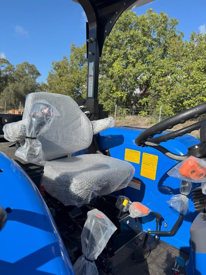 0 New Holland Tt4.90 4Wd Rops Tractor